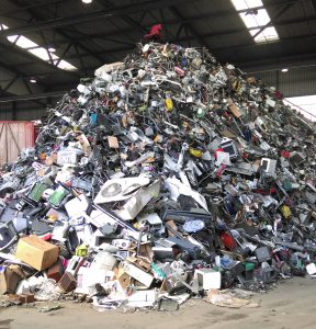 Lire la suite à propos de l’article Record battu pour la quantité de « e-déchets » en 2014