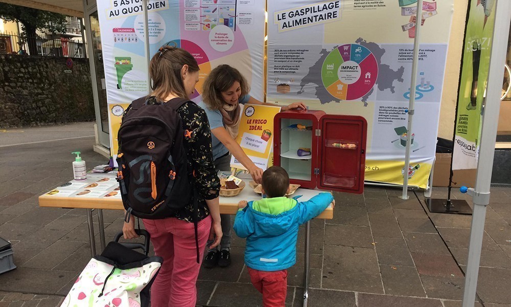 You are currently viewing Un stand itinérant pour lutter contre le gaspillage alimentaire